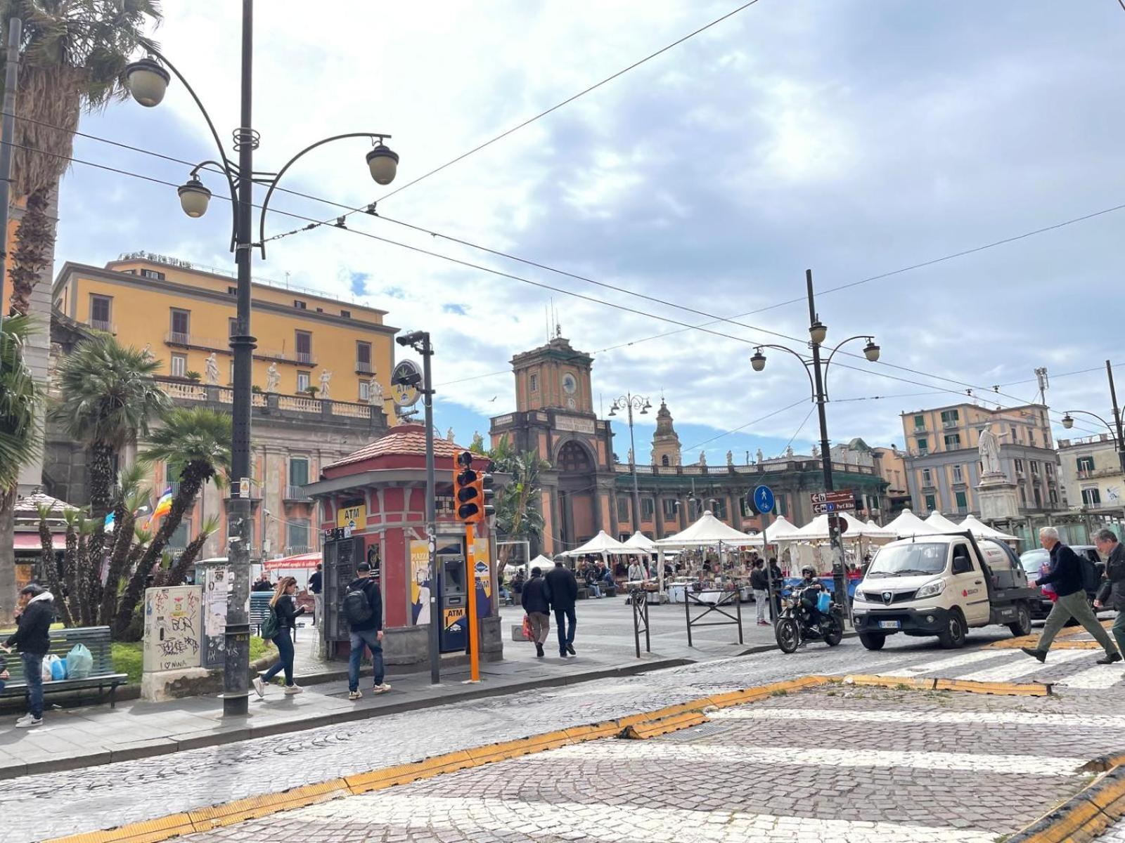 Appartement Colibri A Piazza Dante à Naples Extérieur photo